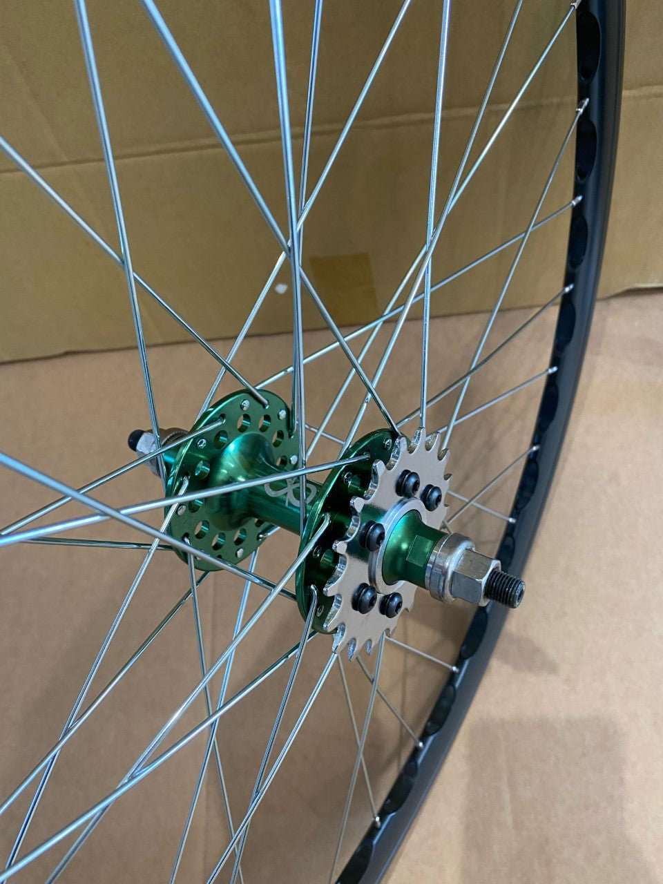 Black 30mm Deep-V 700c Wheelset Front and Rear Green Hubs - wlkie