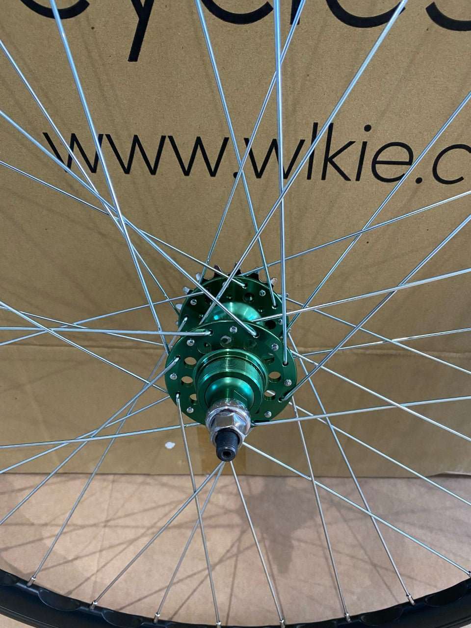 Black 30mm Deep-V 700c Wheelset Front and Rear Green Hubs - wlkie